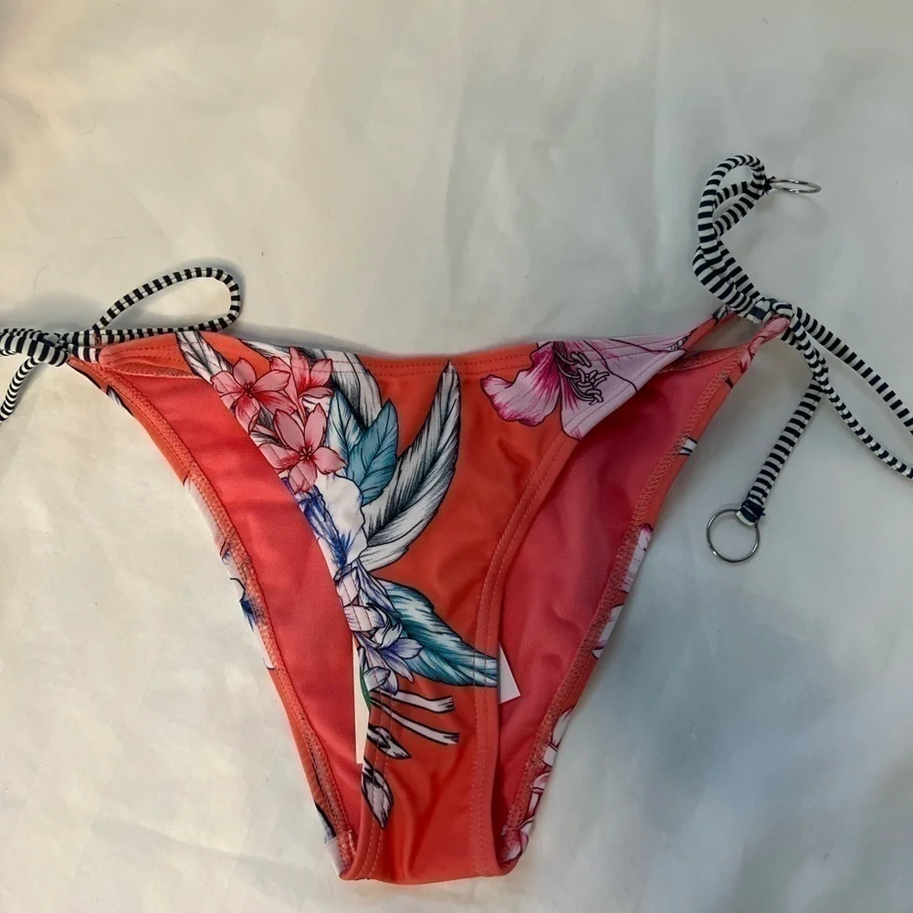 JUNIORS daffodil Bikini bottom Barbie core size junior M